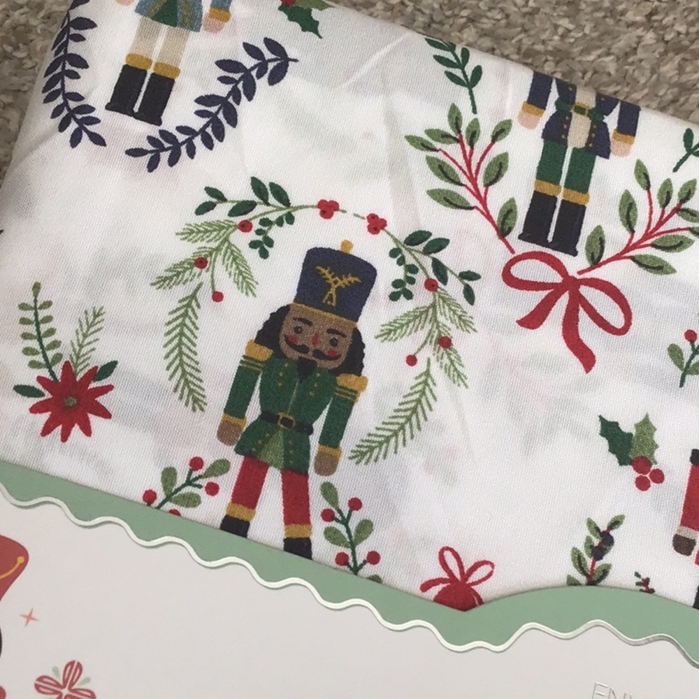 NUTCRACKER SHEET SET - QUEEN NWT - Picture 4 of 5